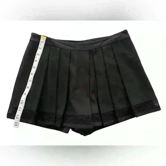 L'AGENCE PLEATED CREPE SHORTS US size 10 - Picture 11 of 12